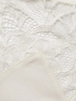 Kiki De Montparnasse Coquette Lace Thong Framboise -Kiki shop online unnamed file 840